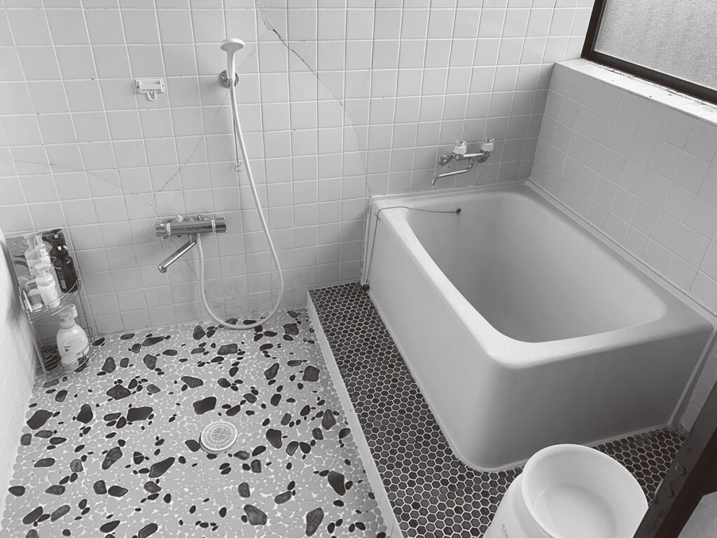 ［バスルームリフォーム］設備の入れ替えと、断熱工事や段差解消などのバリアフリー化