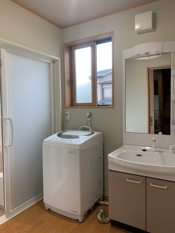 ［バスルームリフォーム］設備の入れ替えと、断熱工事や段差解消などのバリアフリー化